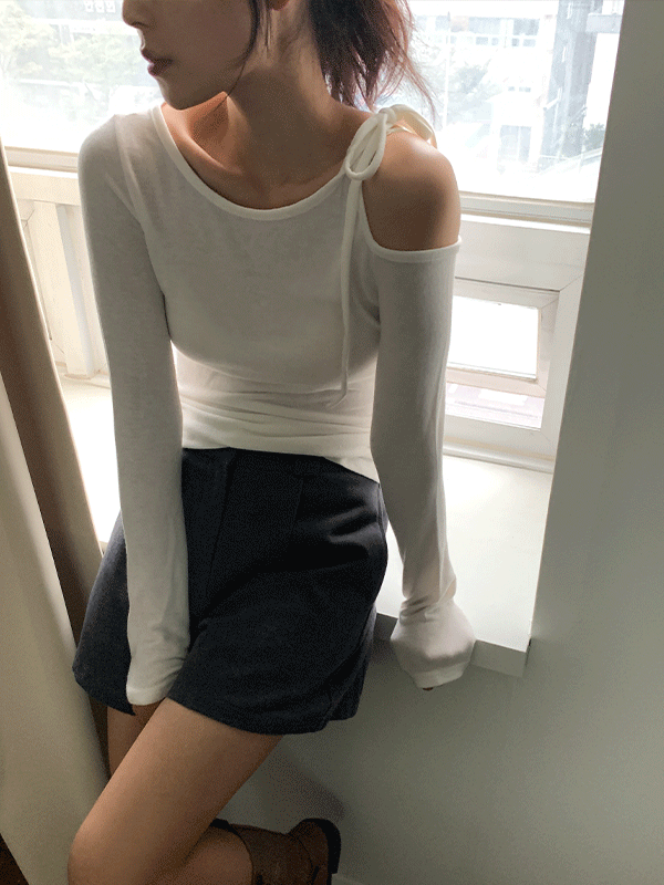 럽포유 어깨 숄더 리본 포인트 긴팔 티셔츠